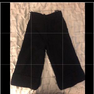 Gucci cropped Capri shorts. Wool. Never worn!